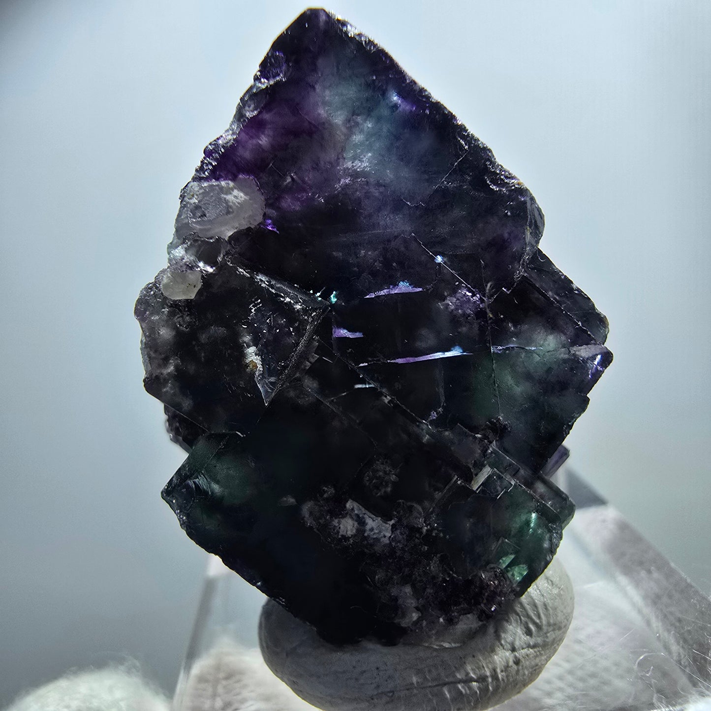 Spécimen rare de cube de fluorite fantôme, vert zonal et violet, Okorusu, Namibie, 31 x 24 x 21 mm
