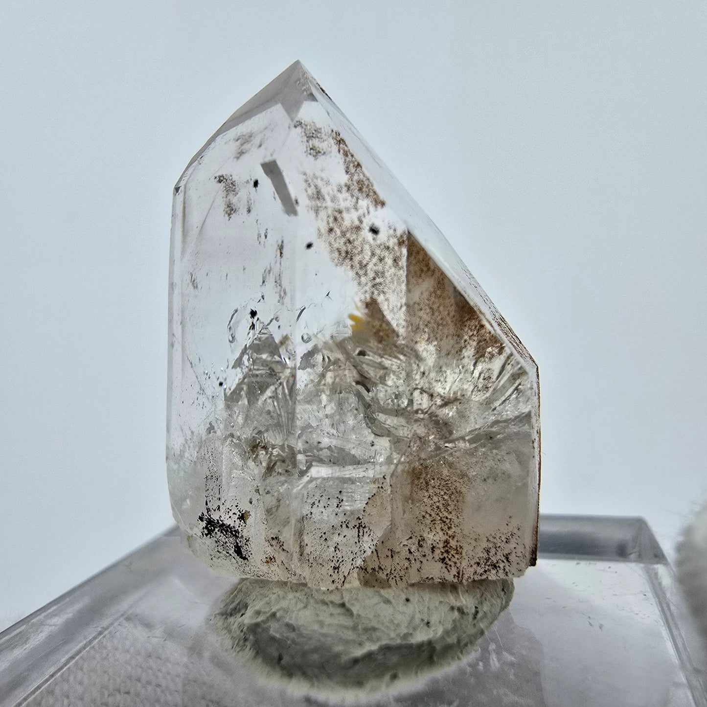 Cristal de quartz hématite fantôme transparent, Streep Mine, Goboboseb, Namibie, 25 x 17 x 14 mm
