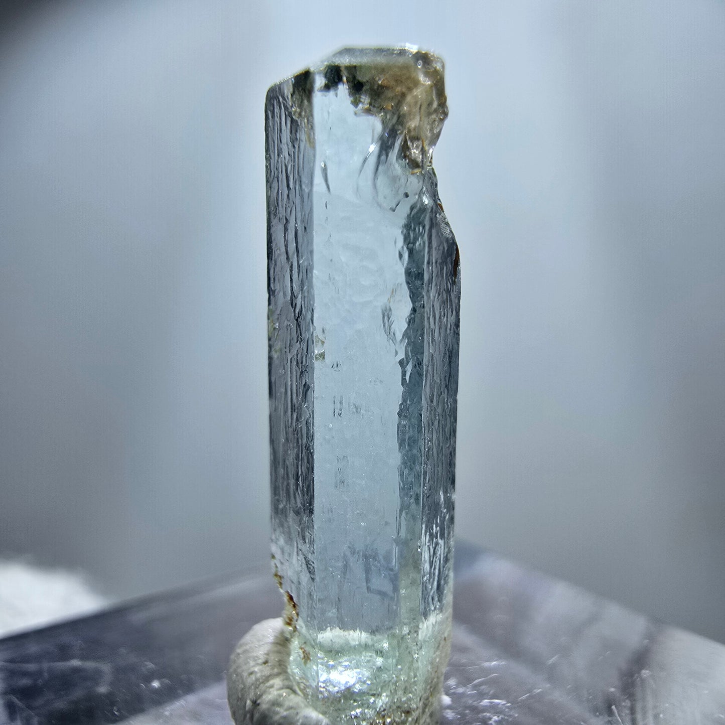 Cristal d'aigue-marine transparent X, bleu Erongo, Namibie 21*6*4mm