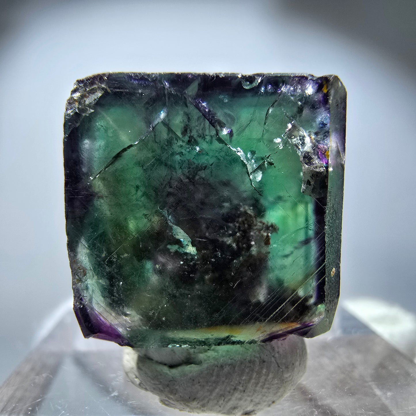 Rare cube de fluorite fantôme, vert violet zonal Okorusu, Namibie 21*21*14 mm