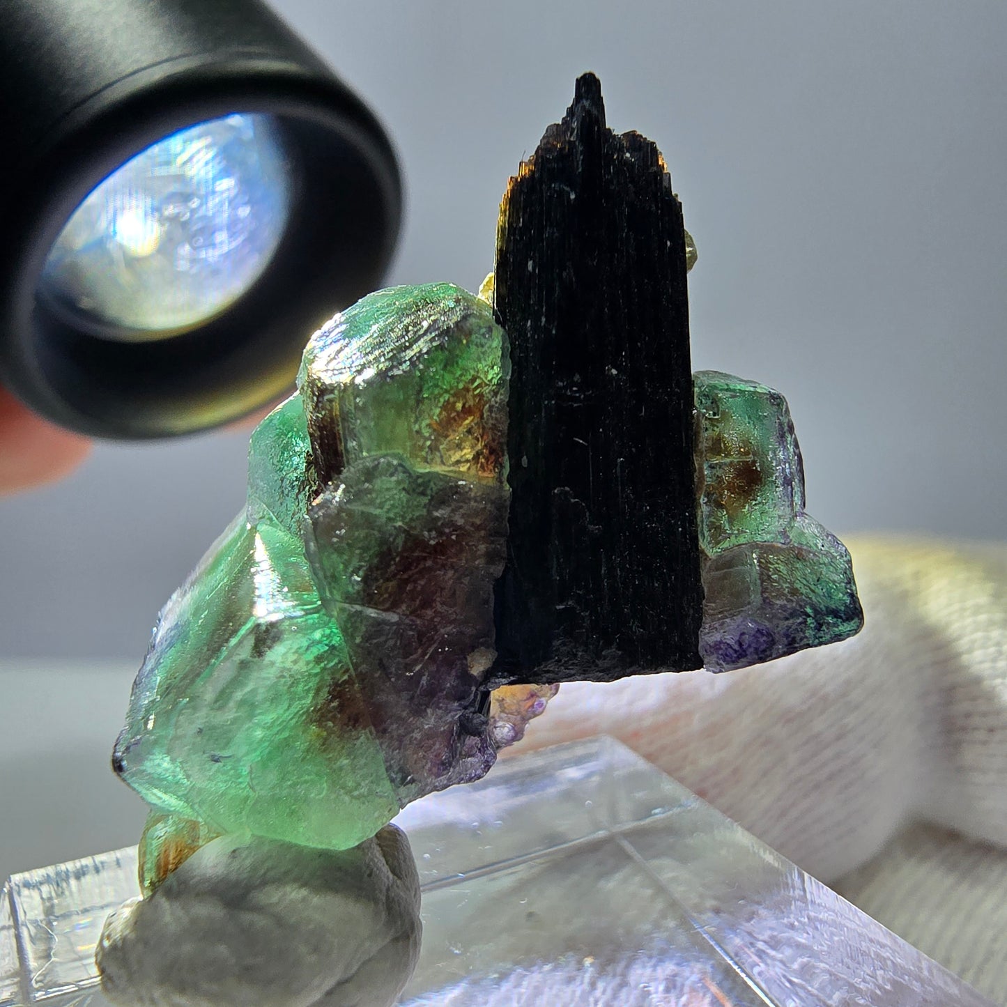 Cube de fluorite fantôme, spécimen de tourmaline scholle muscovite, Erongo, Namibie, 32 x 24 x 18 mm