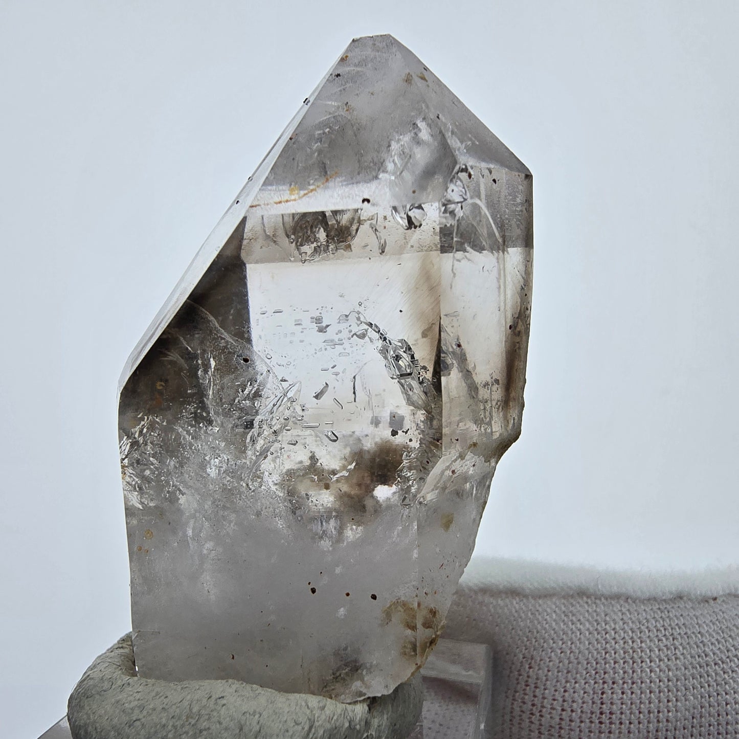 Enhydro Phantom Quartz fumé Sceptre Tip 1x Bubble Goboboseb, Namibie 47*30*22mm