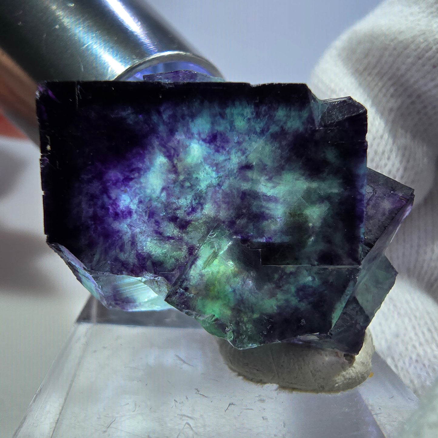 Spécimen rare de cube de fluorite fantôme zonal vert violet Okorusu, Namibie 33*21*14mm