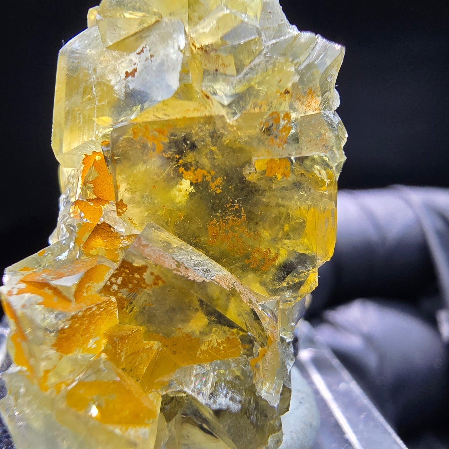 Clear Honey Pocket Phantom Fluorite cube niveau jaune Okorusu, Namibie 35*24*23mm