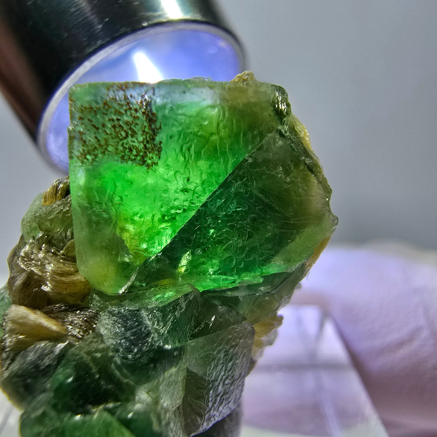 Cube de fluorite fantôme, spécimen de muscovite, Erongo, Namibie, 23 x 17 x 17 mm