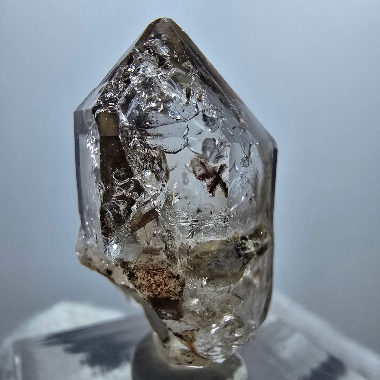Sceptre Enhydro Phantom Smoky Quartz DT, 1x Bubble Goboboseb, Namibie 29*14*12mm