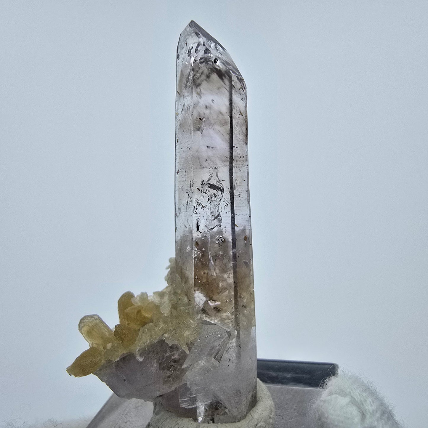 Phantom Amethyst mit Stilbit Stufe Goboboseb, Namibia 45*22*13mm Sammlung