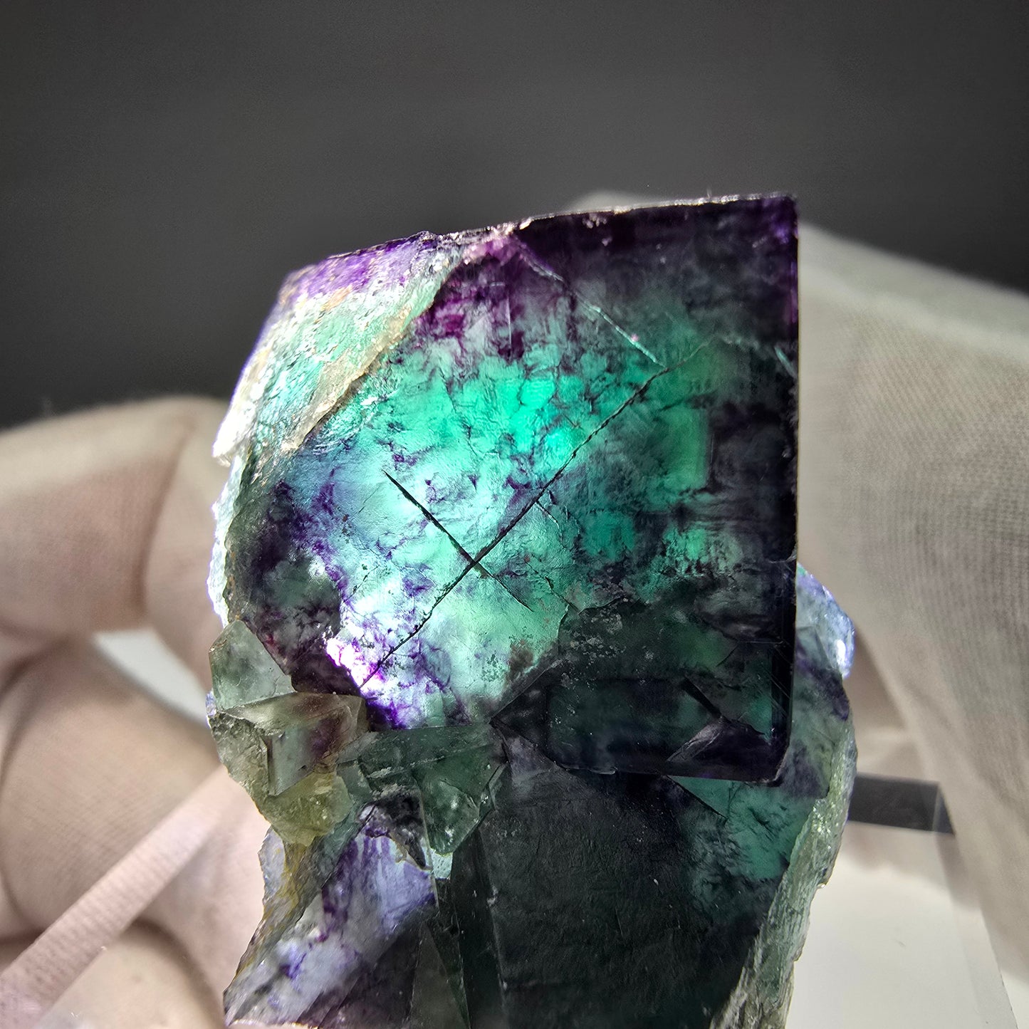 Seltene Phantom Fluorit Würfel Stufe Tie-Dye Pocket, Okorusu, Namibia 47*31*31mm