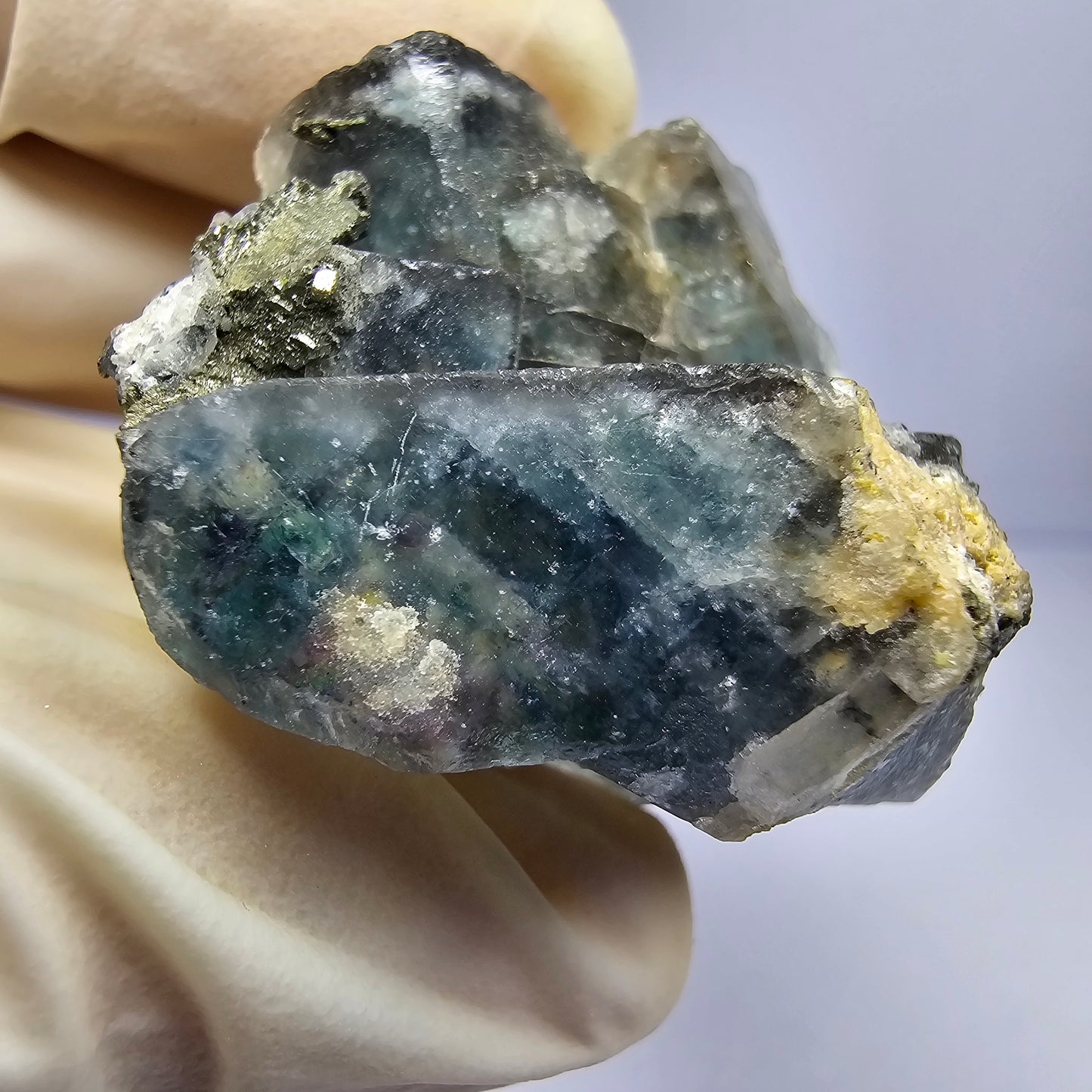 Klare Fluorit Würfel Stufe (mit Hämatit?) 42*33*25mm Unbekannt Sammlung
