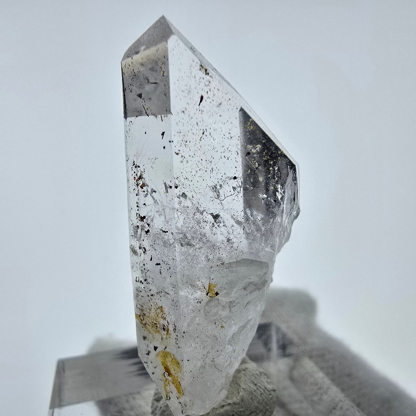 Harlekin Phantom Quarz Kristall Streep Mine, Goboboseb, Namibia 36*14*13mm
