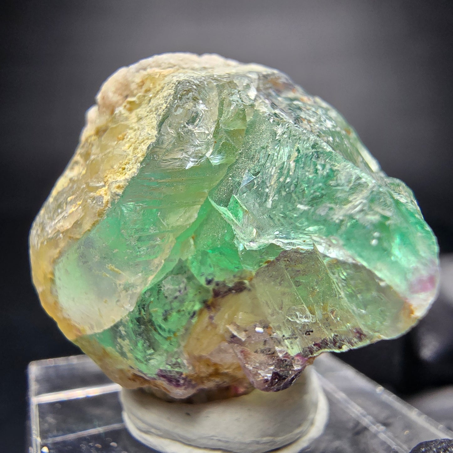 Klarer Phantom Fluorit Würfel lila grün mit Hyalit Erongo Namibia 31*28*22mm