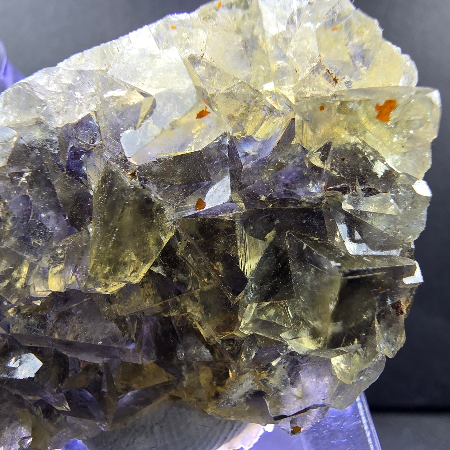 Seltene Honey Pocket Phantom Fluorit XX Würfel Stufe 44*28*13mm Okorusu, Namibia