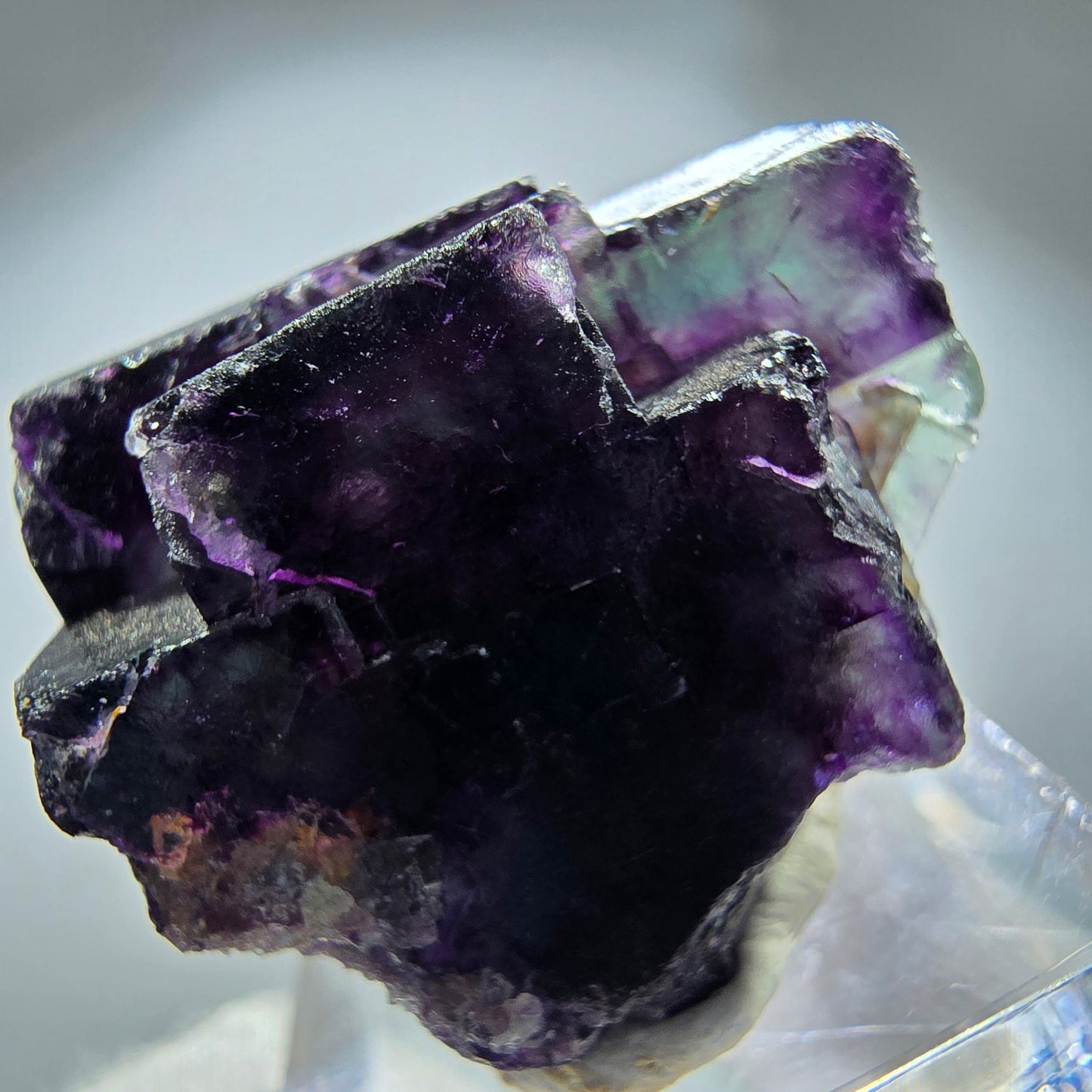 Spécimen rare de cube de fluorite fantôme, vert zonal et violet, Okorusu, Namibie, 31 x 27 x 21 mm