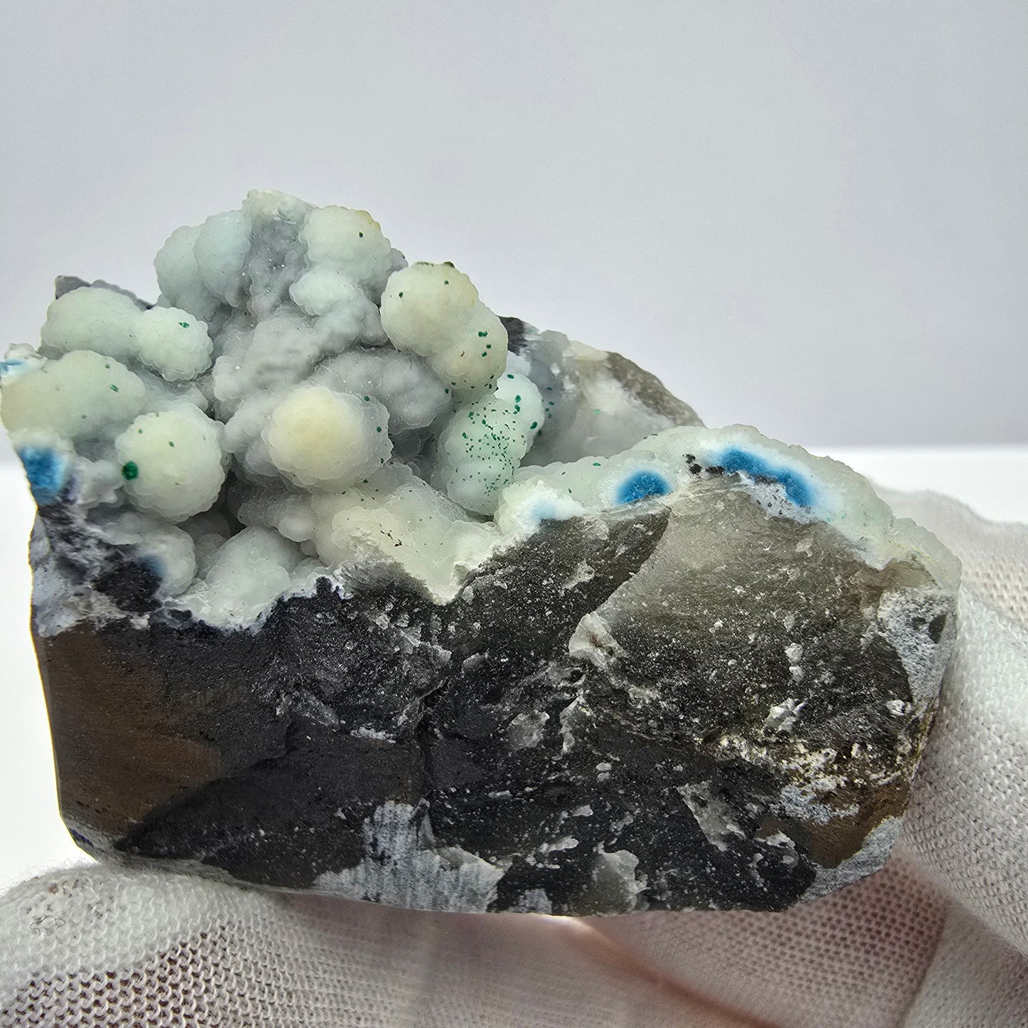 Seltene Shattuckit Kugel Kristalle mit Dioptas Kaokoveld, Namibia 65*37*34mm