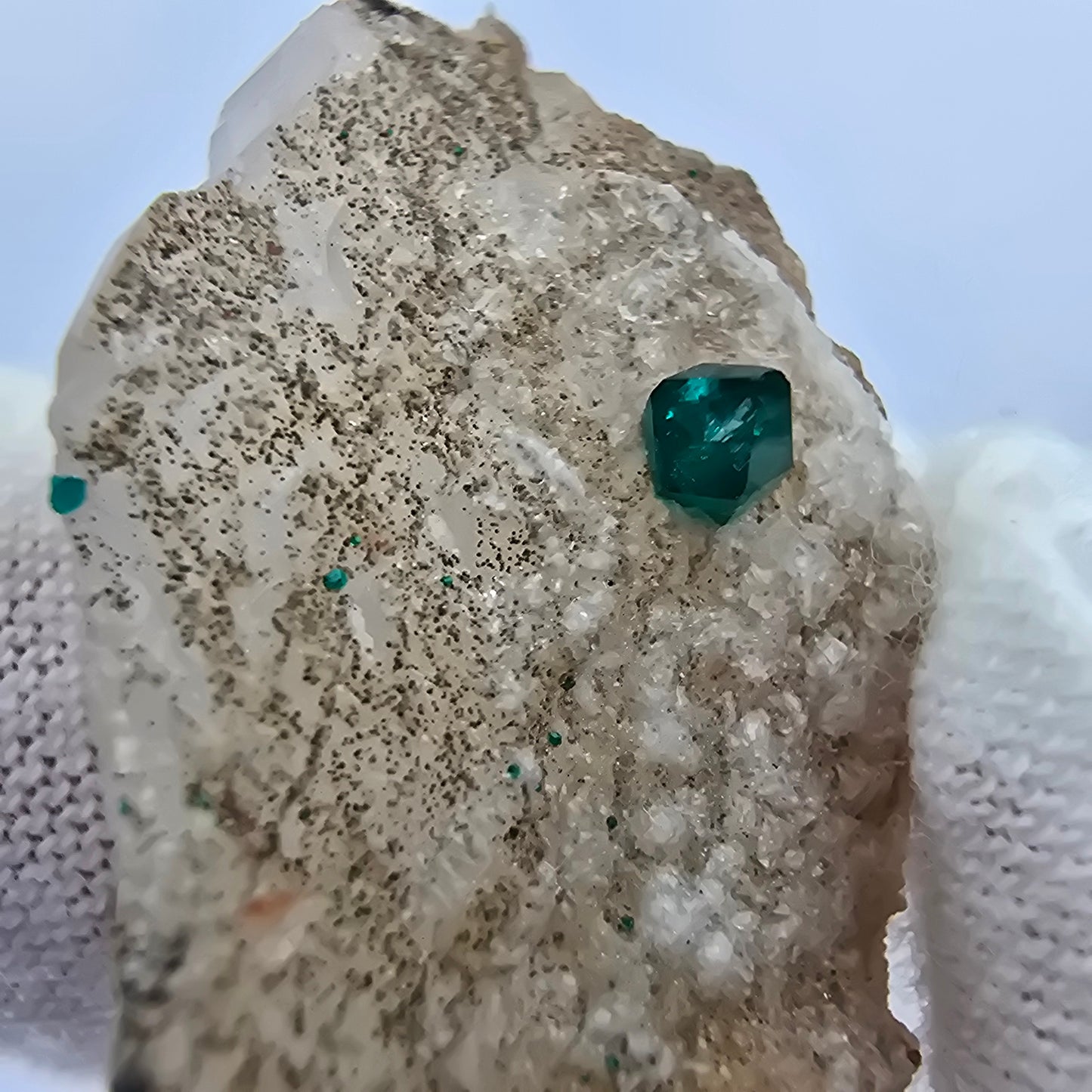 Seltene Dioptas auf Marix Stufe Kaokoveld, Namibia 44*19*16mm Mineraliensammlung