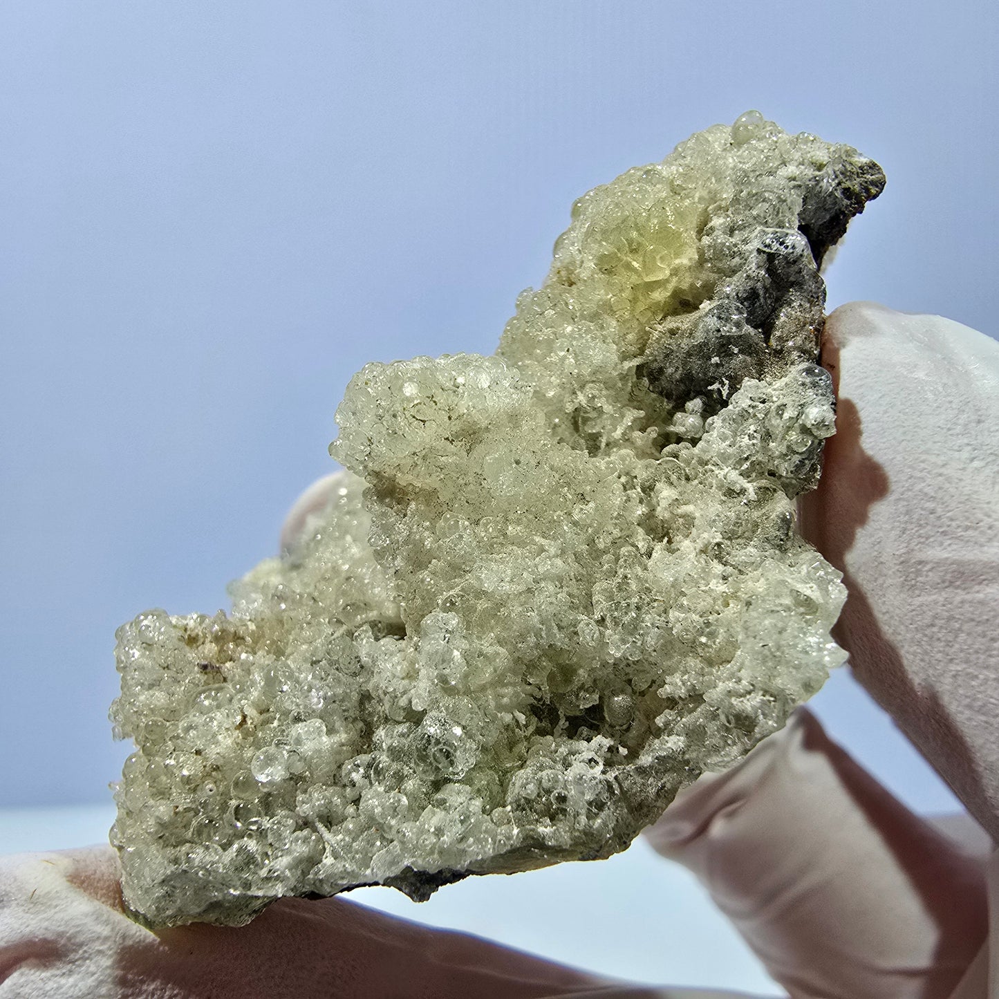 Spécimen rare d'opale hyalite et de tourmaline Schorl, Erongo, Namibie, 62 x 43 x 21 mm