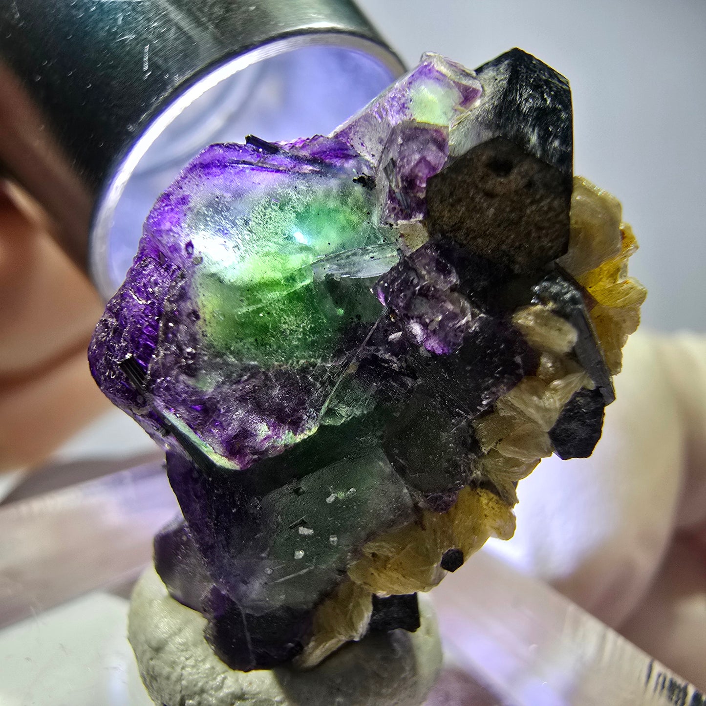Cube de fluorite fantôme, zonal, muscovite, spécimen de tourmaline Schorl, Erongo, Namibie, 26 x 17 x 12 mm