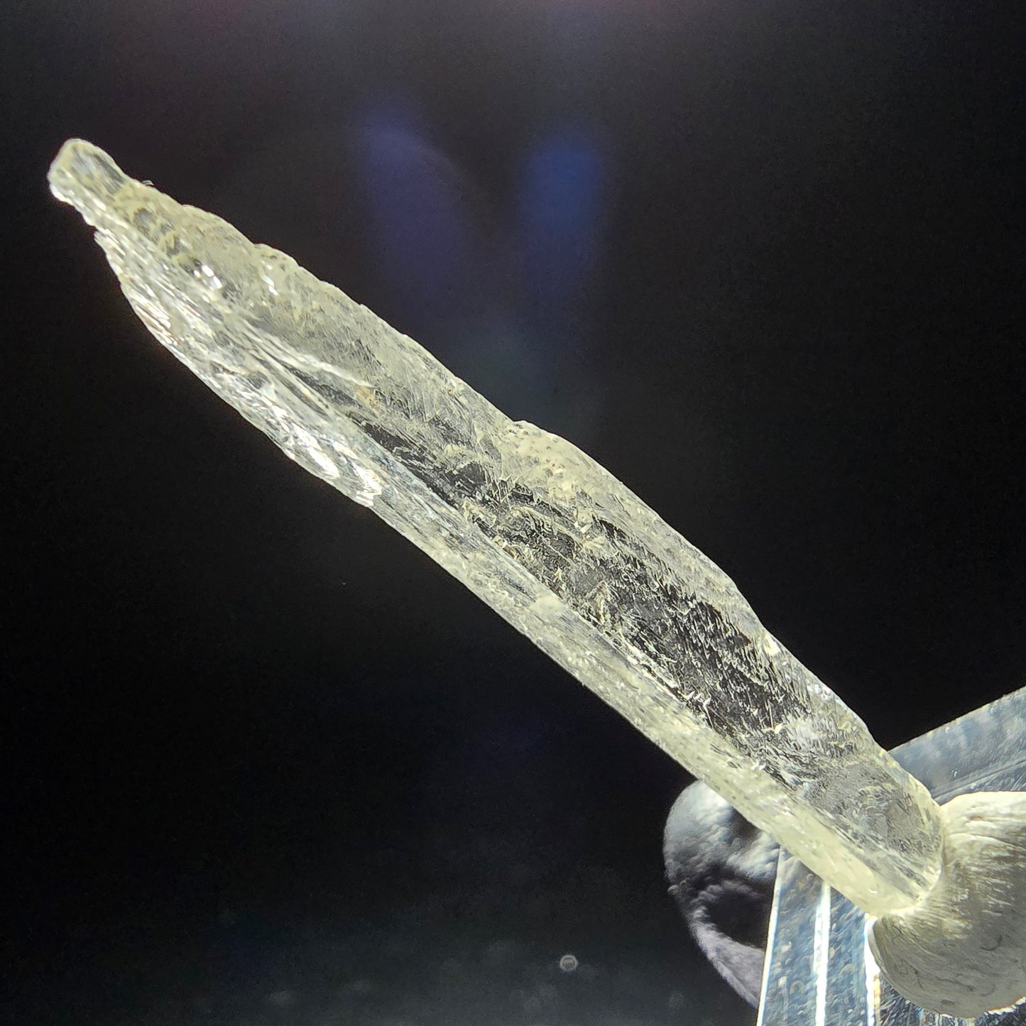 Seltener Kunzit X Spodumen Kristall weiß UV Mineral 48*5*4mm aus Brasilien