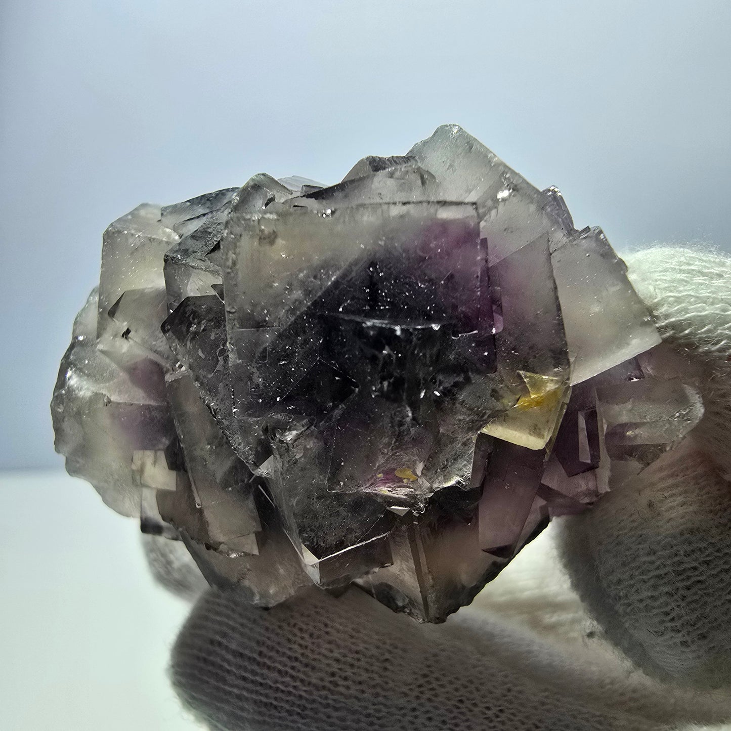 Rare spécimen de cube de fluorite fantôme, violet et blanc, Okorusu, Namibie, 44 x 38 x 26 mm