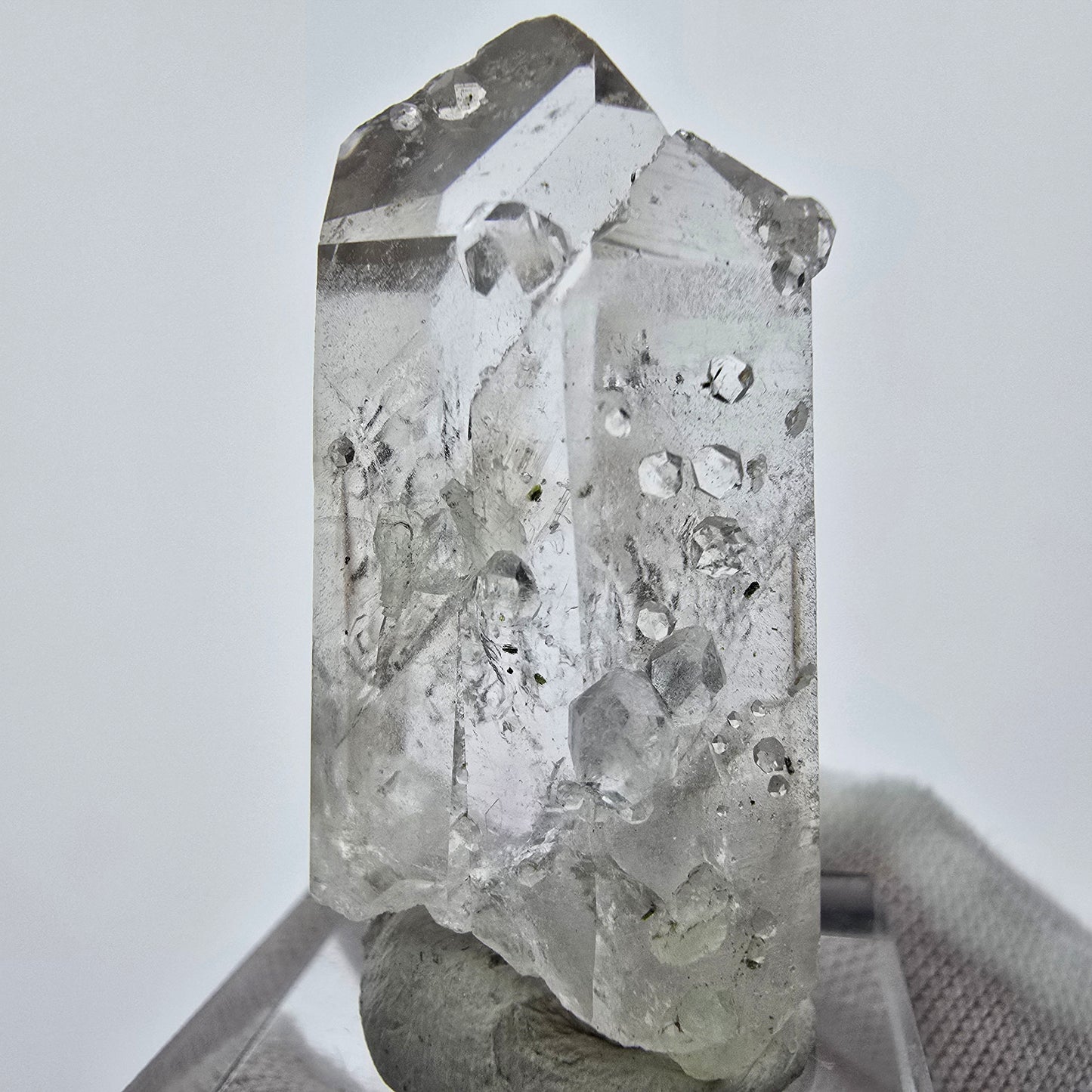 Enhydro Quartz, Analcim Prehnite 3x Bubble Streep Mine Goboboseb Namibia 39*19*15mm