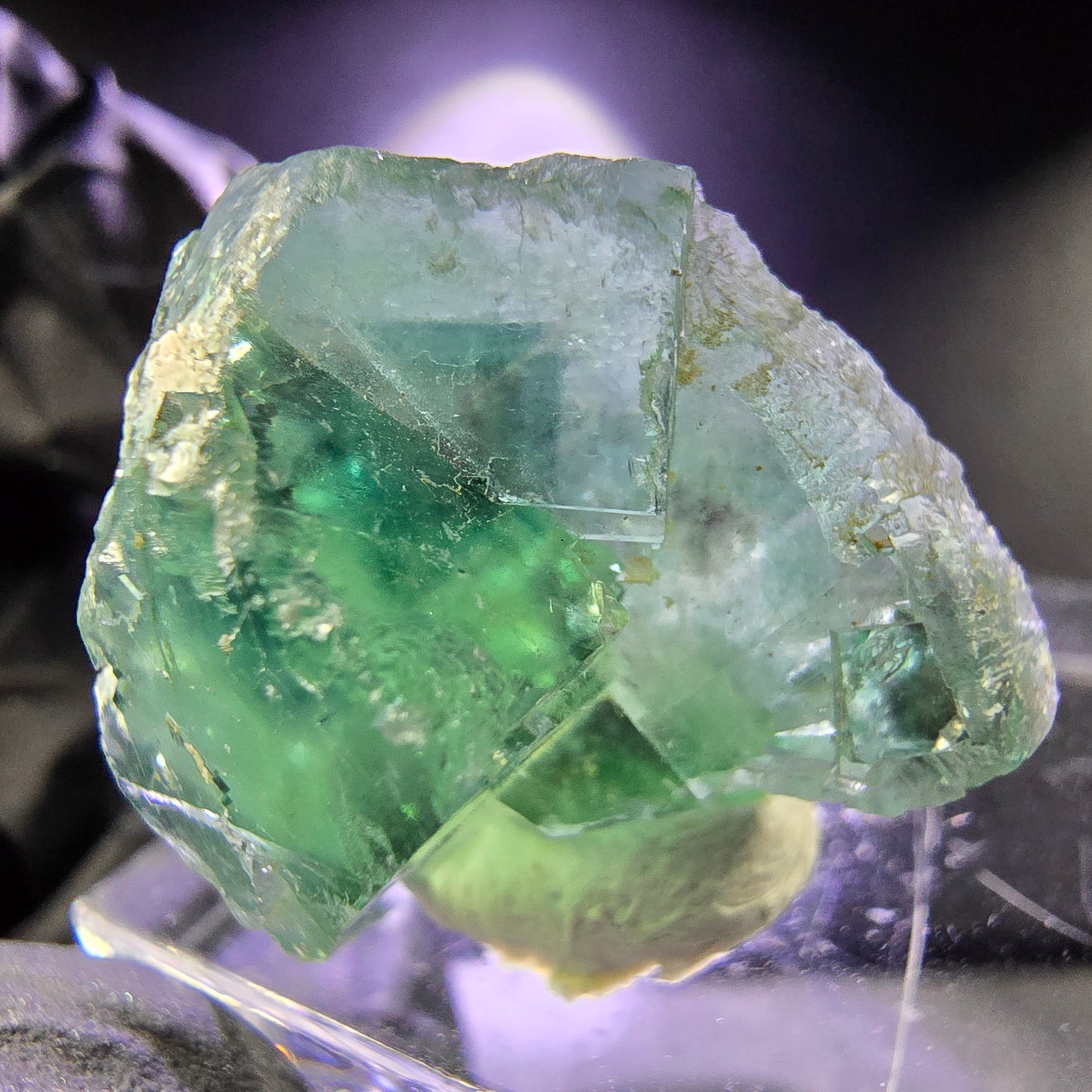 Seltene Phantom Fluorit XX Würfel Stufe grün lila 24*23*12mm aus Okorusu, Namibia