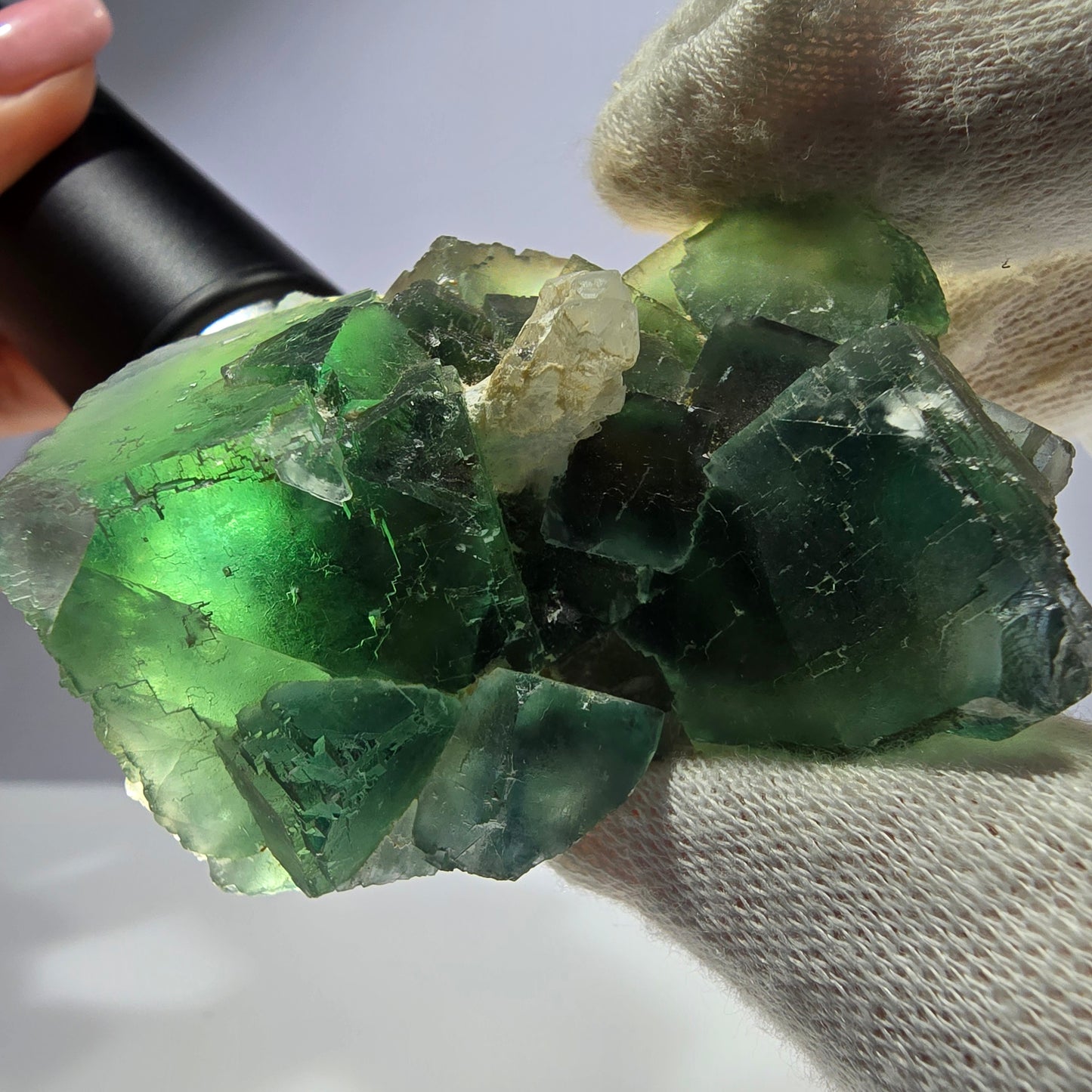 Cube de fluorite fantôme, marches en quartz parquetées Okorusu Namibie 61 x 49 x 36 mm