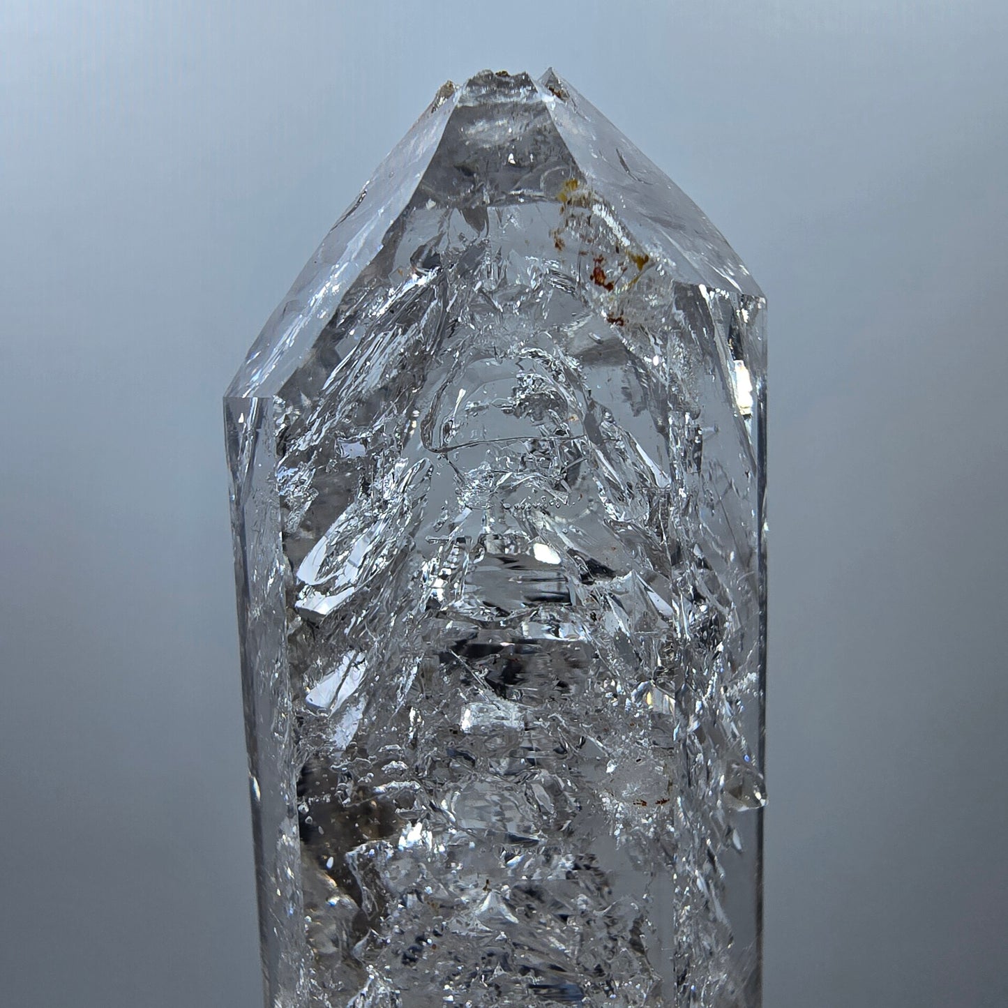 Enhydro Window Smoky Quartz, 3 Gobobs de poche Valentine à bulles (grandes). Namibie, 97 x 29 x 22 mm.