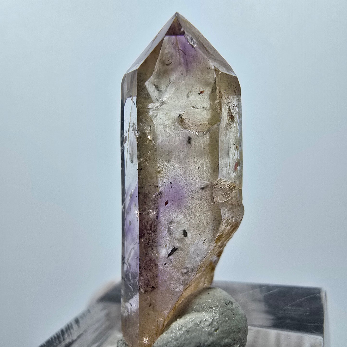 Améthyste fantôme Enhydro, mine d'hématite Streep, Goboboseb, Namibie, 32 x 11 x 11 mm