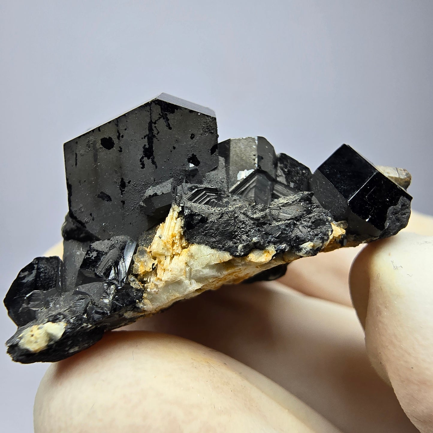 Sym. Stade d'orthose tourmaline Schörl Erongo, collection namibie 30*25*16mm