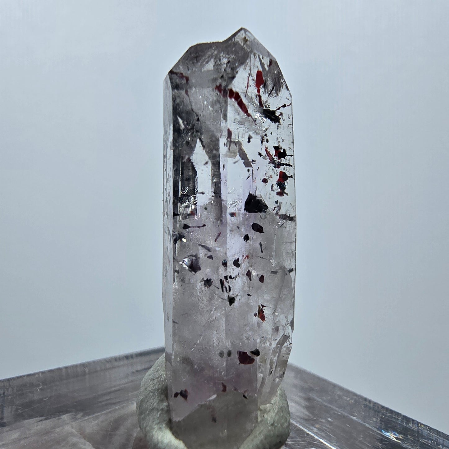 Quartz clair Harlequin Point Streep Mine, Goboboseb, Namibie, 30 x 12 x 10 mm