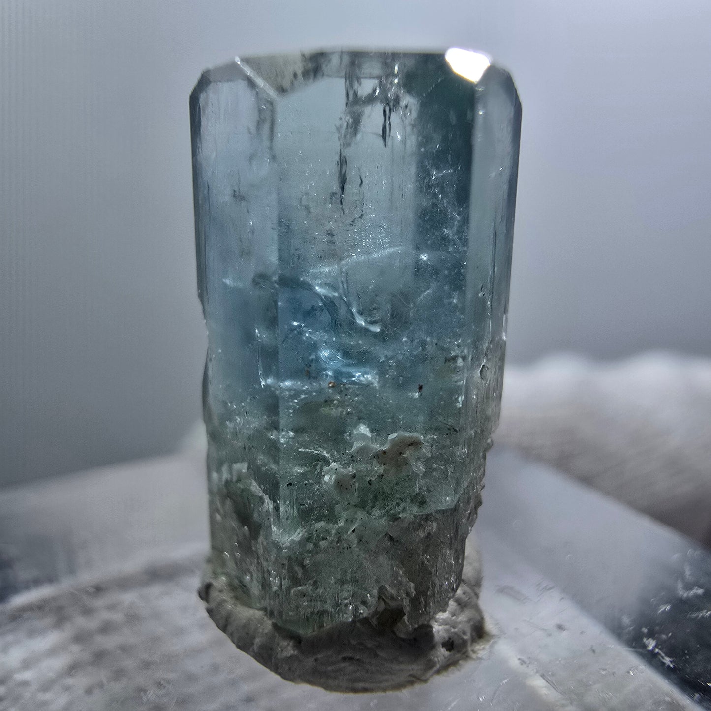 Cristal d'aigue-marine X clair rare Erongo, Namibie 17*10*7mm