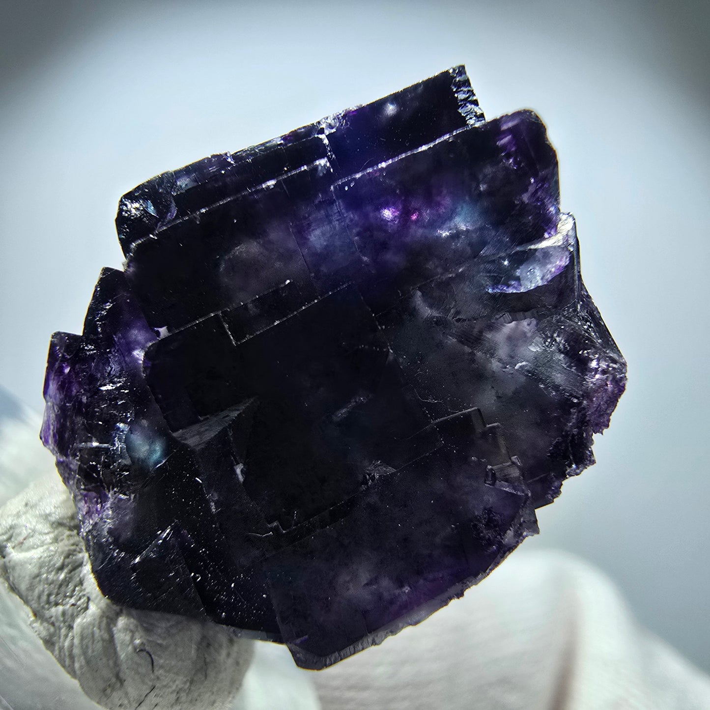 Spécimen rare de cube de fluorite fantôme, vert-violet zonal, Okorusu, Namibie, 24 x 23 x 19 mm