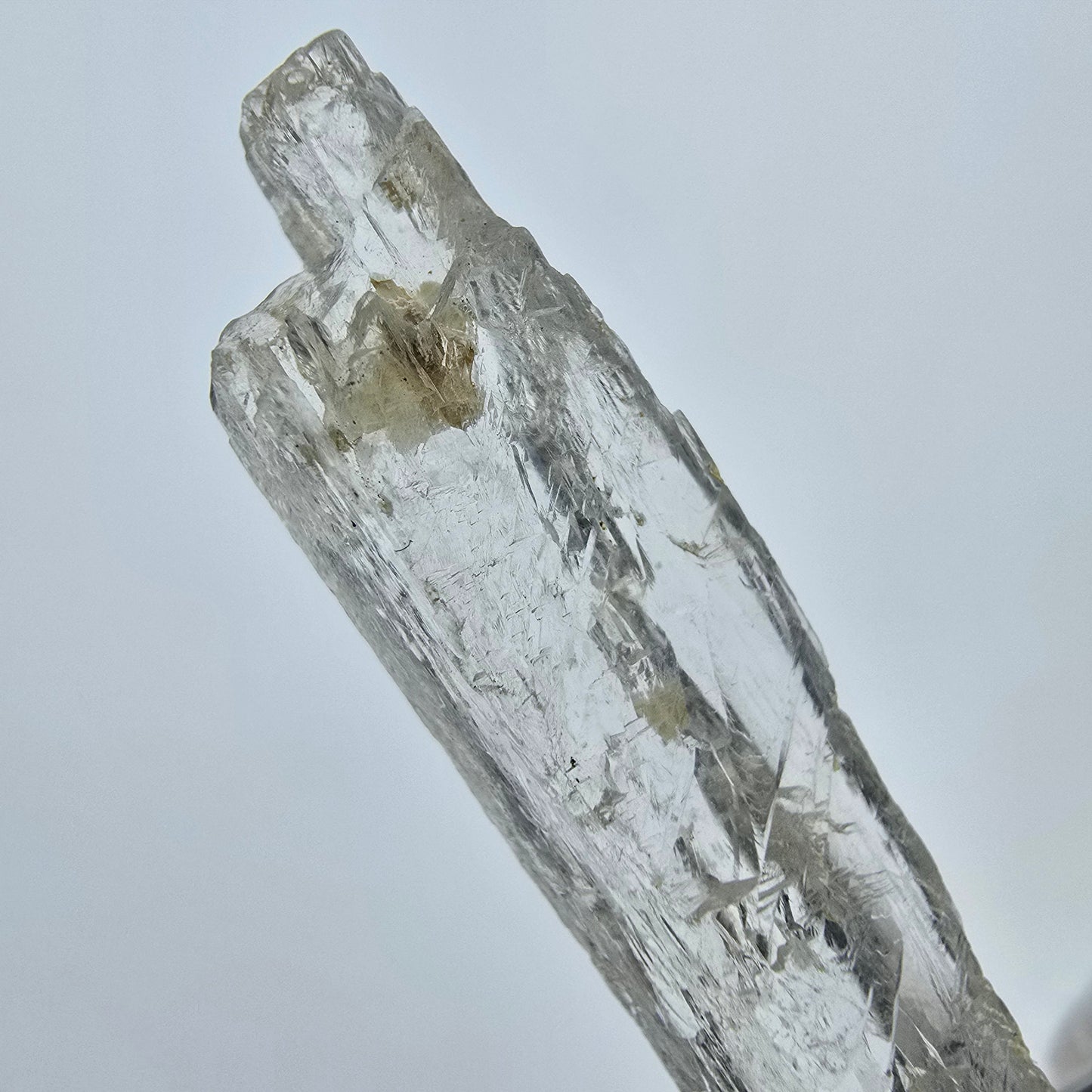 Seltener Kunzit X Spodumen Kristall weiß UV Mineral 48*9*5mm aus Brasilien