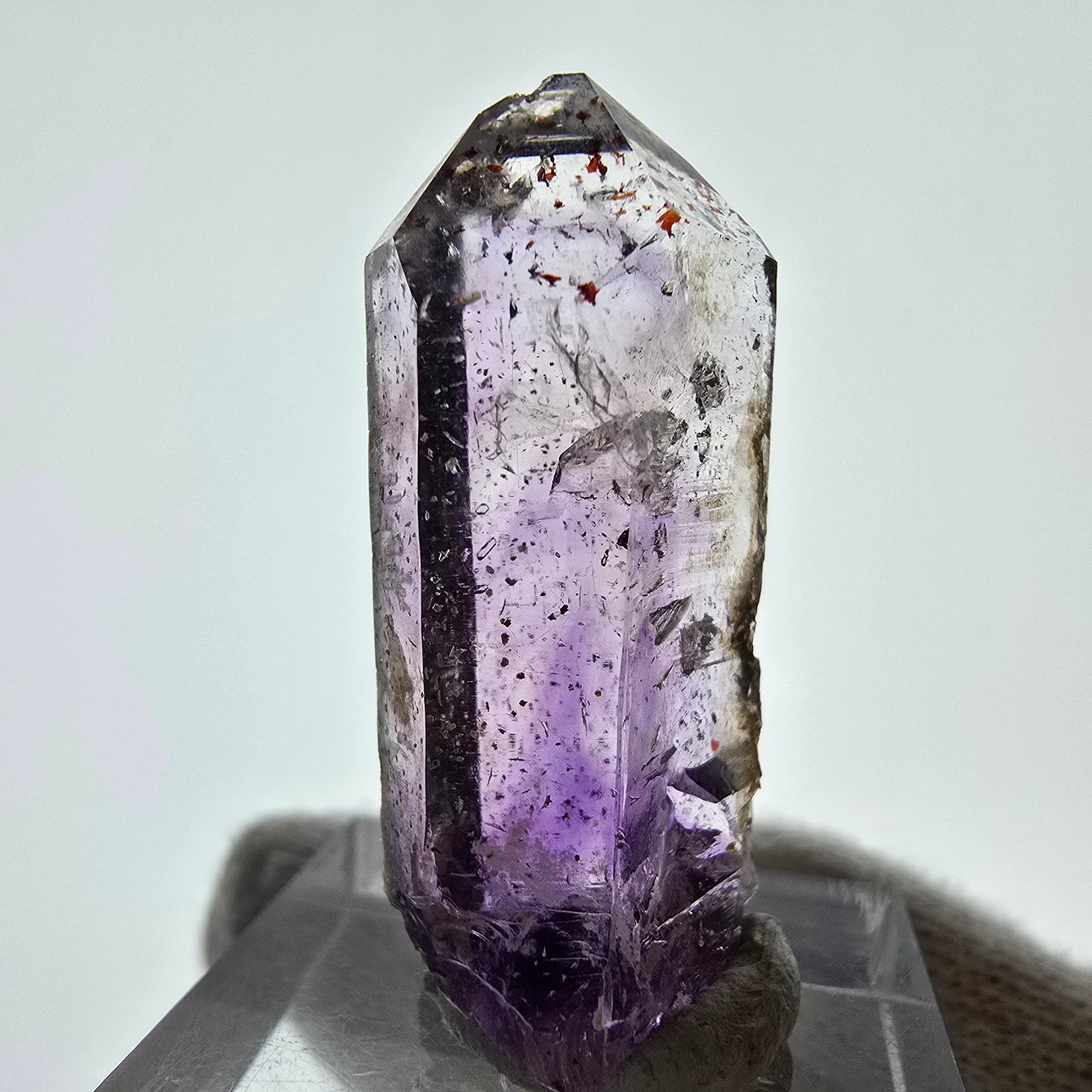 Harlequin Phantom Skeleton Améthyste, UV Calcite Valentine Pocket Namibie 35*15*13mm