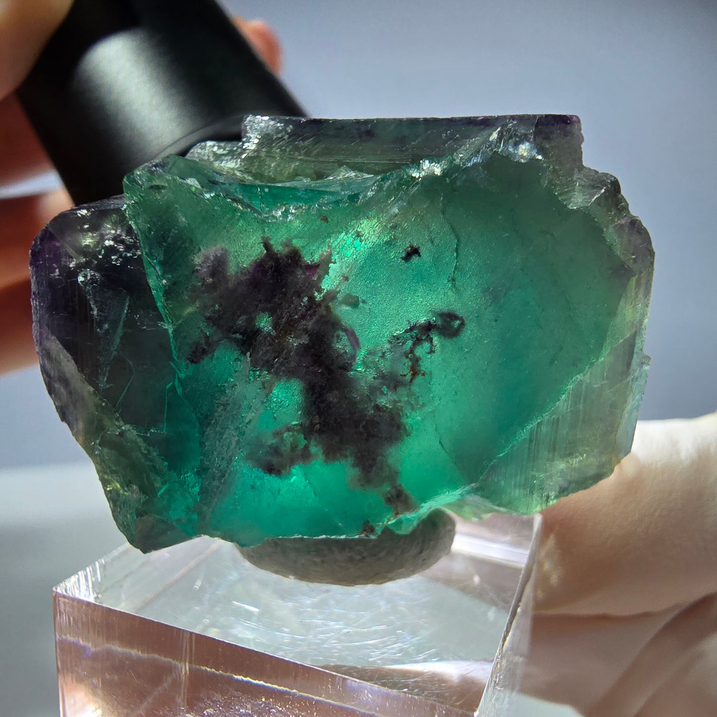 Rare cube de fluorite fantôme parqueté vert violet Okorusu Namibie 37*31*26mm