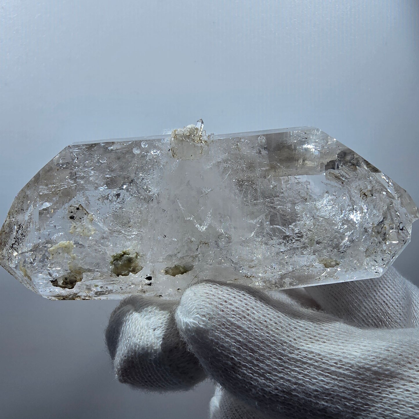 Sceptre DT en quartz fumé lémurien Enhydro, 1 gobob de poche Bubble Valentine. Namibie 89 x 33 x 21 mm