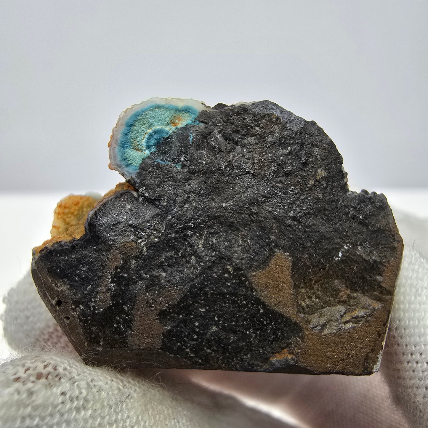 Seltene Shattuckit Stufe mit Kugel Kristallen blau Kaokoveld, Namibia 29*22*13mm
