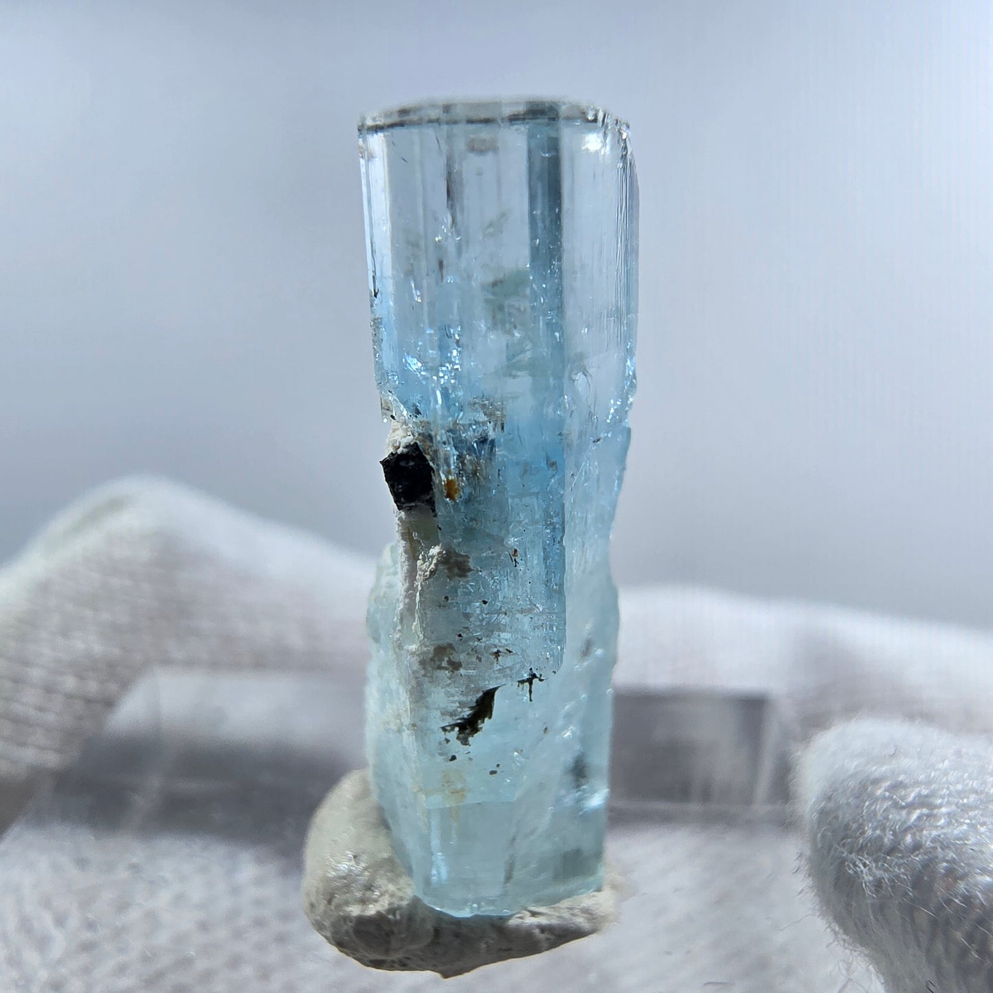 Aigue-marine de Setlene, tourmaline de Schörl, stade orthose Erongo, Namibie 23*8*7 mm