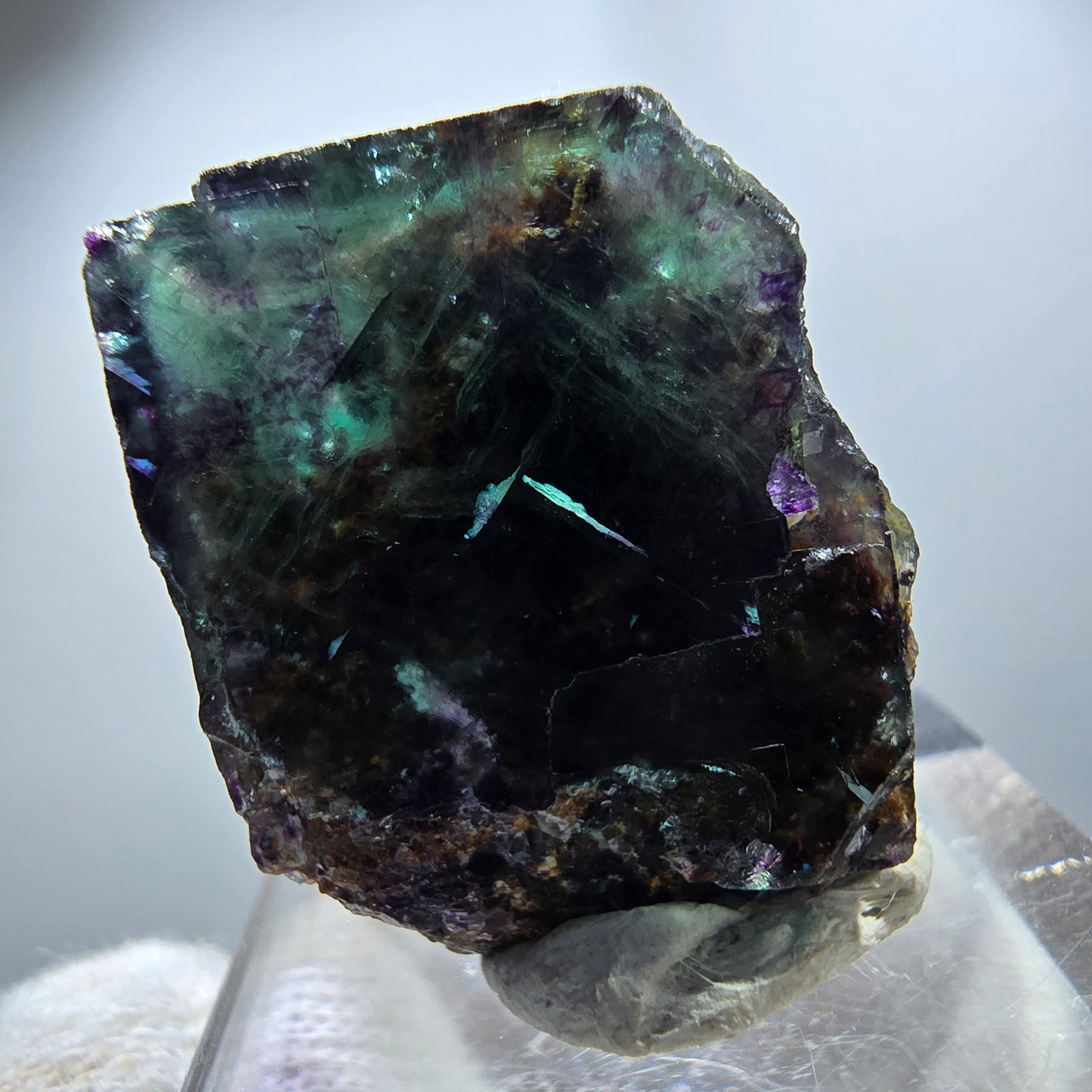 Spécimen rare de cube de fluorite fantôme zonal vert violet Okorusu, Namibie 29*25*16mm