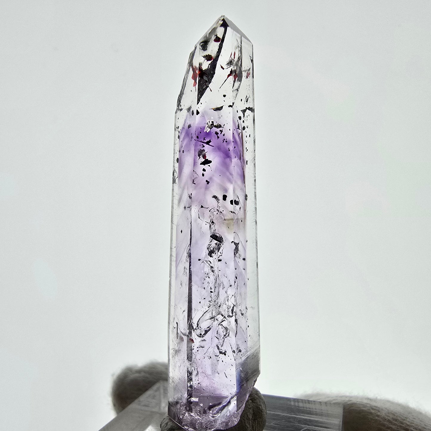 Mine d'améthyste Harlequin Phantom Point Streep, Goboboseb, Namibie, 50 x 11 x 10 mm