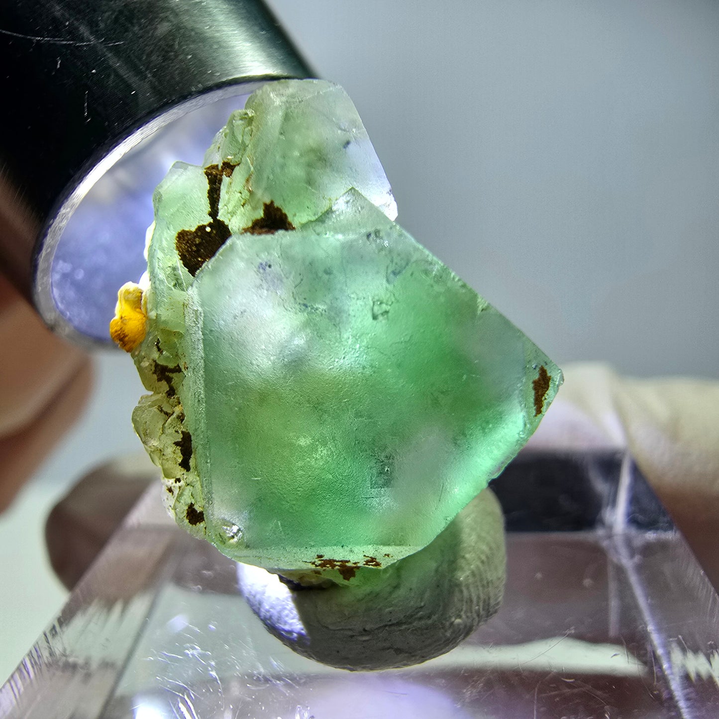 Cube de fluorite fantôme, spécimen de muscovite, Erongo, Namibie, 20 x 16 x 14 mm