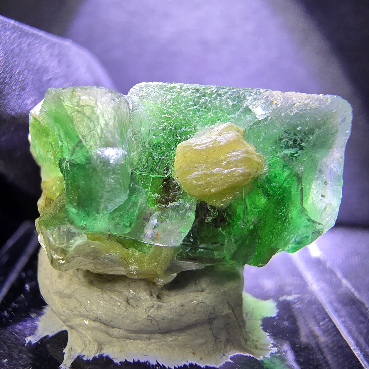TOP Phantom Fluorit mit Muskovit grün 20*17*12mm Erongo, Namibia Sammlung