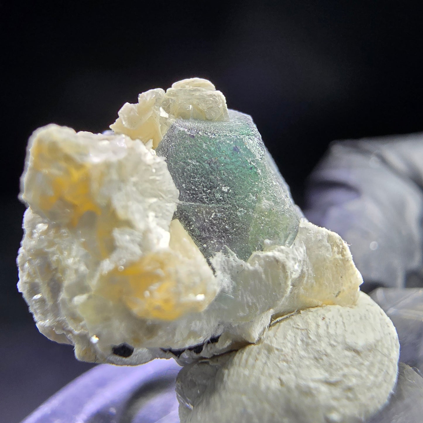 Phantom Fluorit, Schörl Turmalin, Muskovit Stufe 20*19*16mm aus Erongo, Namibia