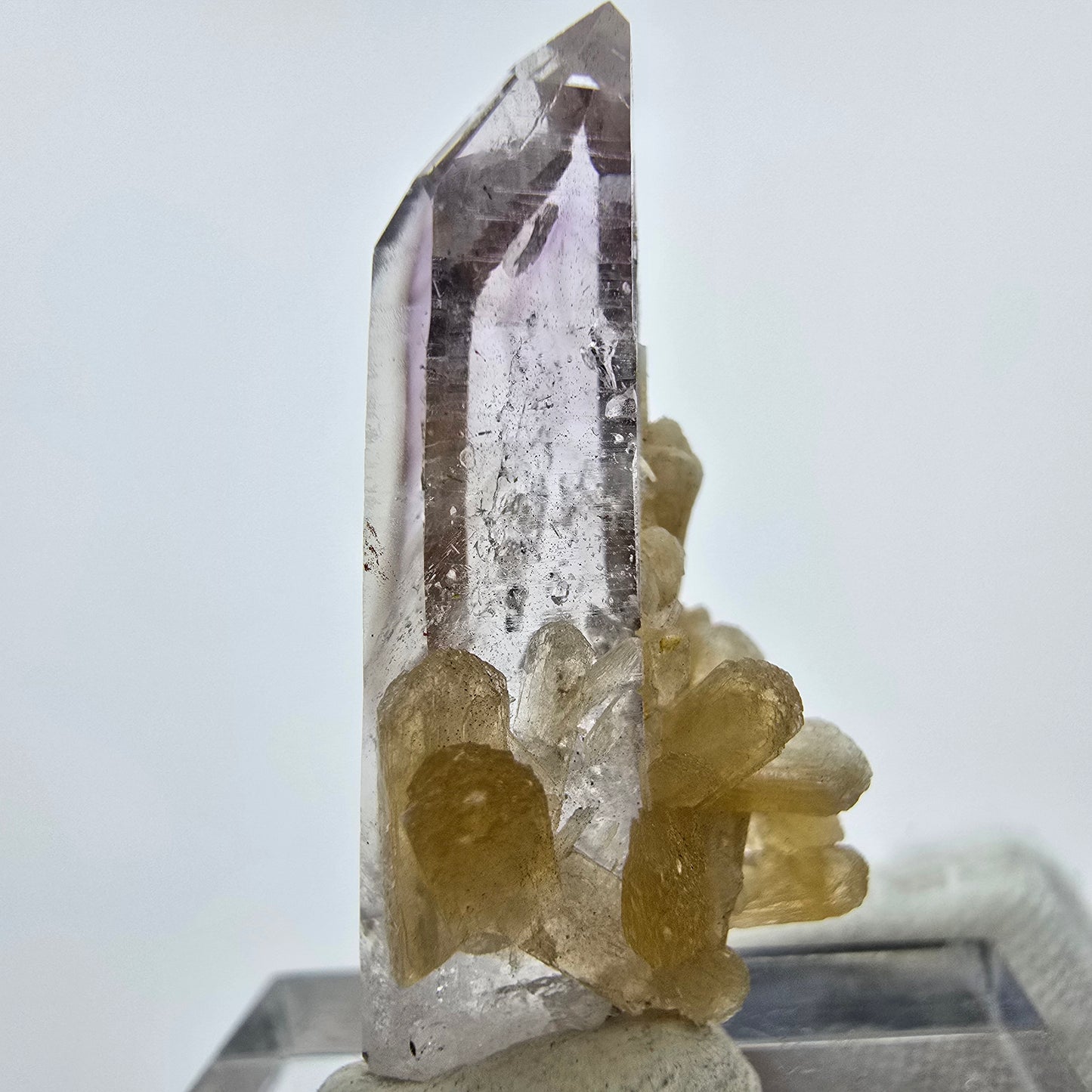 Enhydro Phantom Amethyst Kristall mit Stilbit Goboboseb, Namibia 32*17*14mm