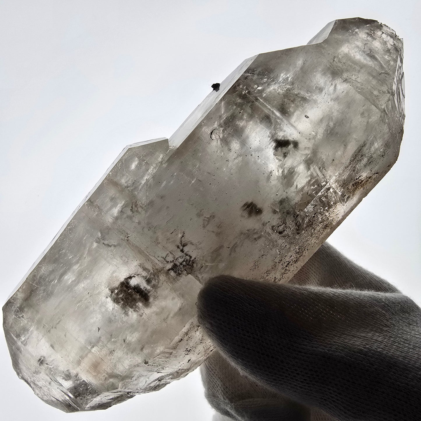 Sceptre DT en quartz fumé squelette Enhydro, poche Valentine en calcite UV, Namibie 153 x 62 x 39 mm