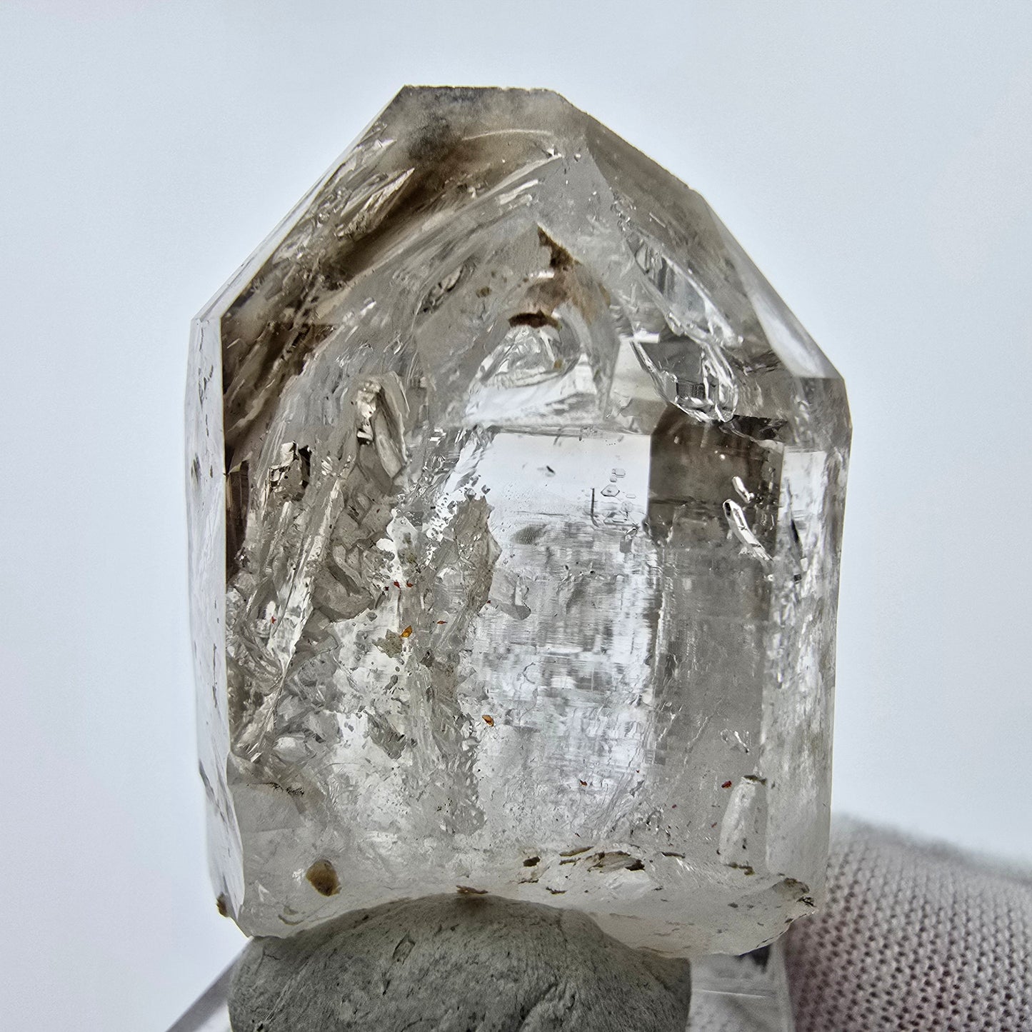 Enhydro Phantom Smoky Quartz Point 2x Bubble Goboboseb Namibie 42*31*19mm Collection