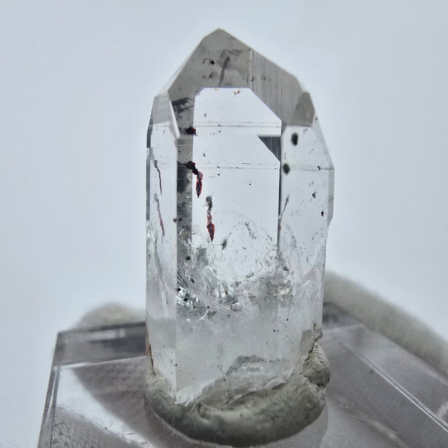 Klarer Harlekin Quarz Kristall Streep Mine Goboboseb Namibia 24*12*11mm Sammlung