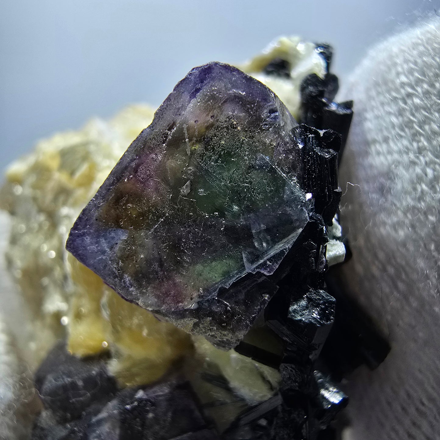Colorful Phantom Fluorite Cubes Muscovite Schorl Tourmaline Erongo, Namibia 41*33*26mm