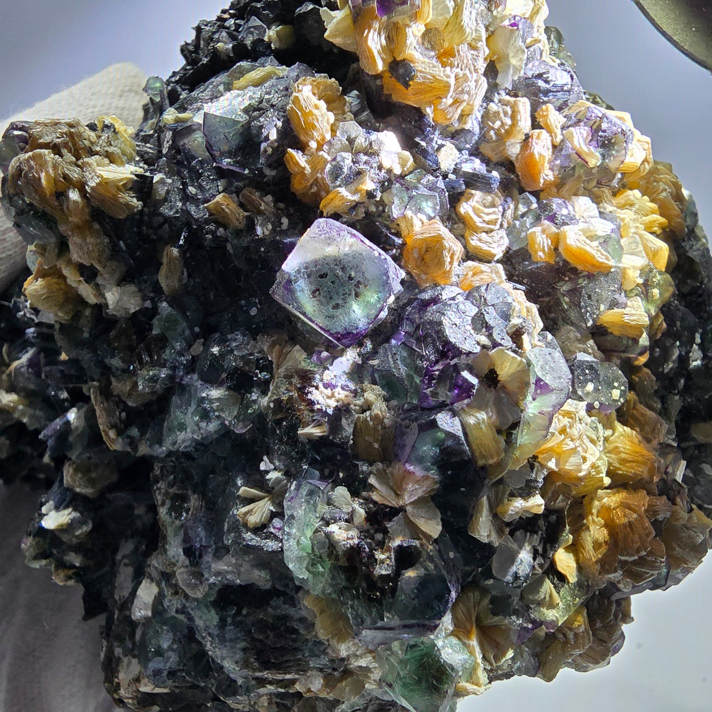Fluorite fantôme XL, muscovite, hyalite, quartz fumé, tourmaline Schörl, Erongo, Namibie, 132 x 116 x 98 mm