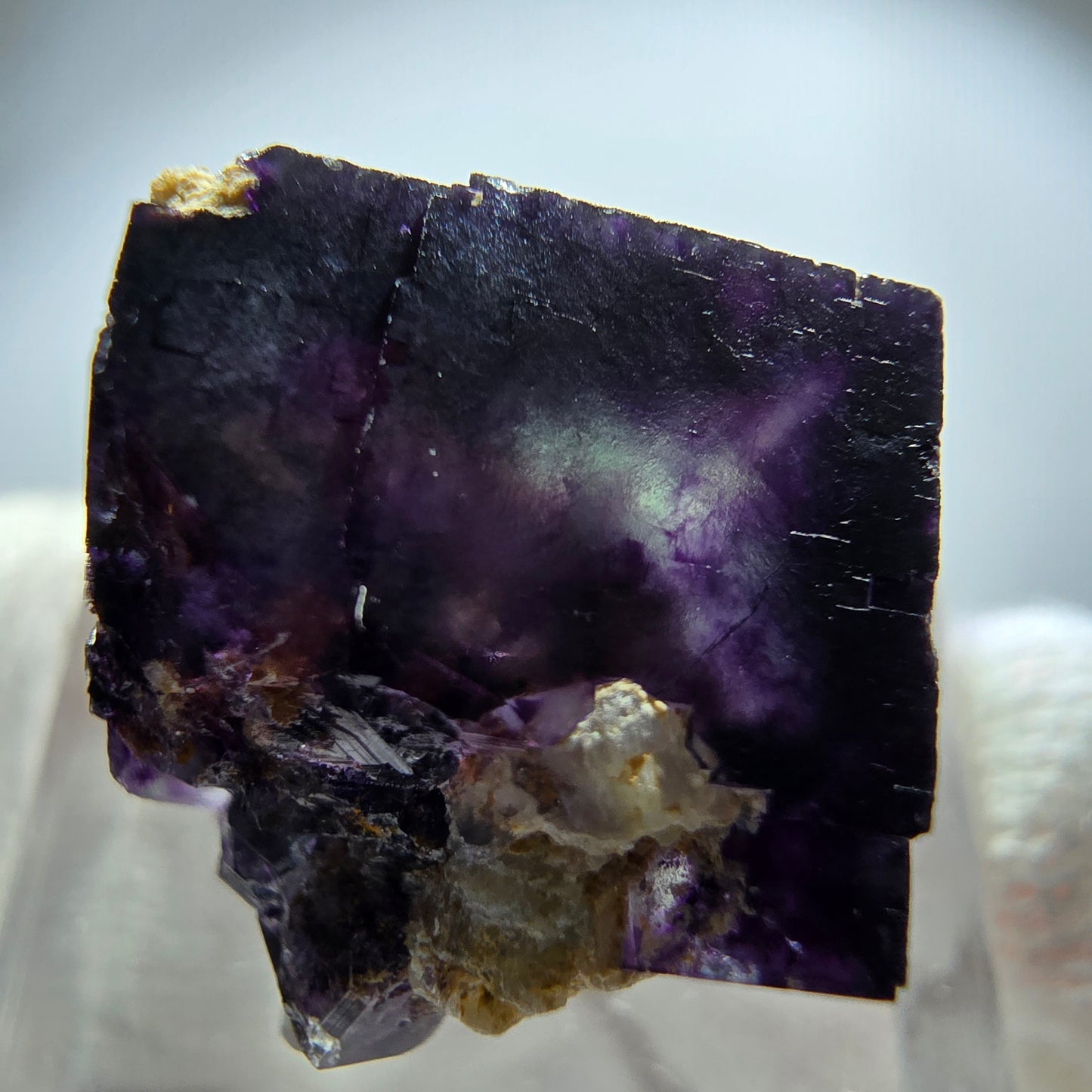 Spécimen rare de cube de fluorite fantôme, vert zonal et violet, Okorusu, Namibie, 22 x 20 x 15 mm